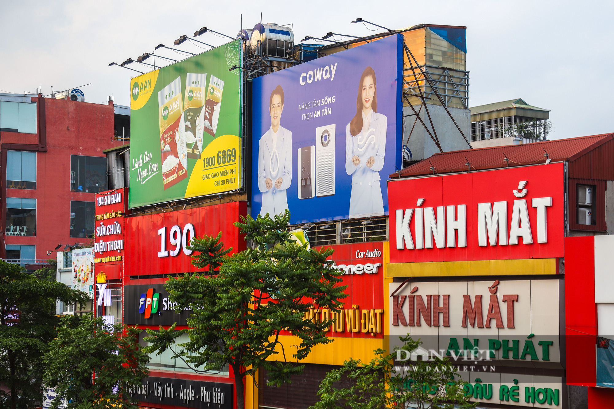 Nguy cơ cháy không lối thoát đe dọa hàng loạt nhà mặt phố Hà Nội - Ảnh 6.