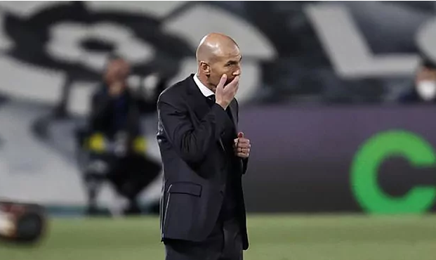 Real Madrid vượt mặt Barcelona, Zidane tấm tắc khen &quot;cục nợ&quot; Hazard - Ảnh 1.