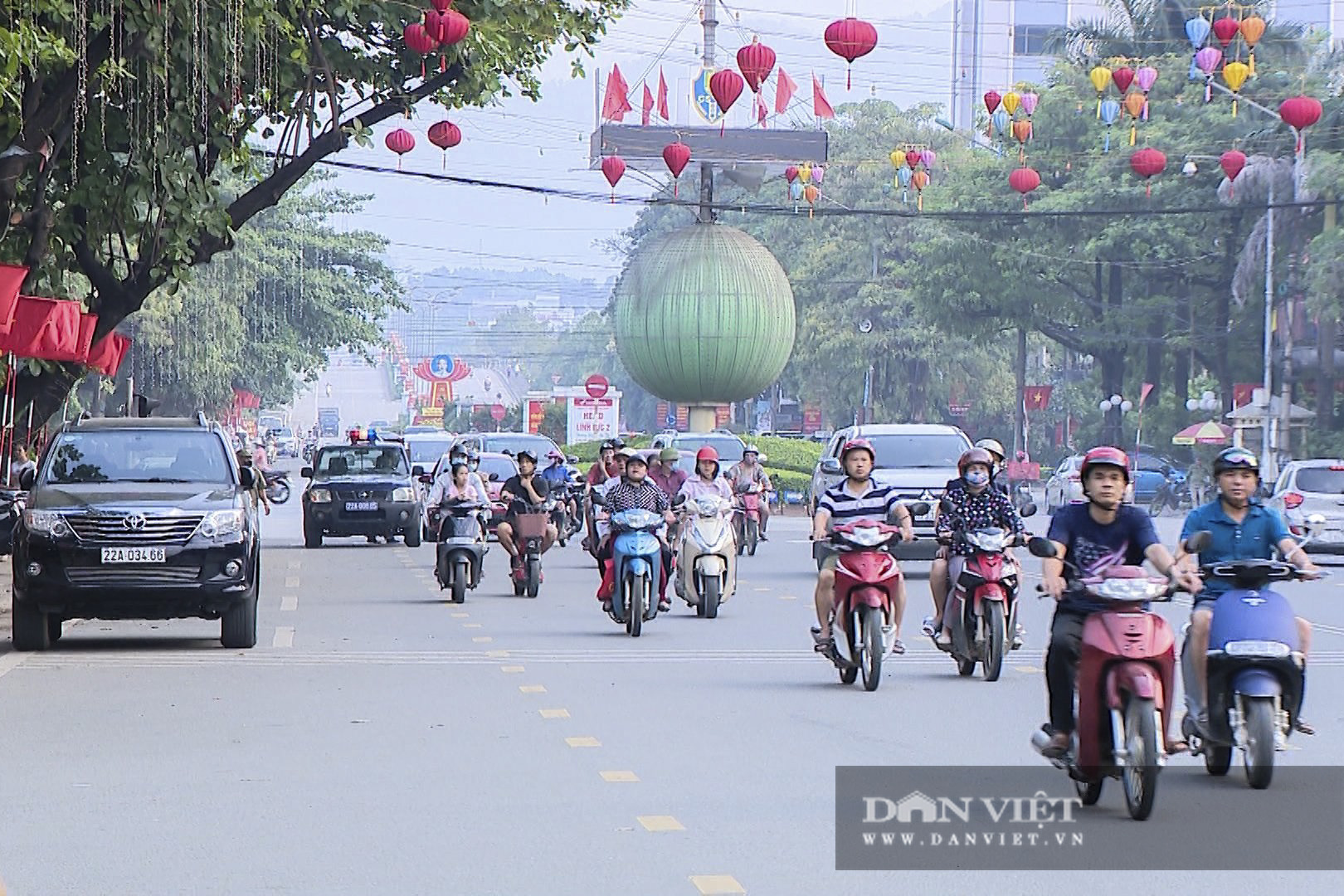 Tuyên Quang: Nhà hàng, quán cà phê vẫn đông nghịt người dù mới phát hiện 4 F1 - Ảnh 1.