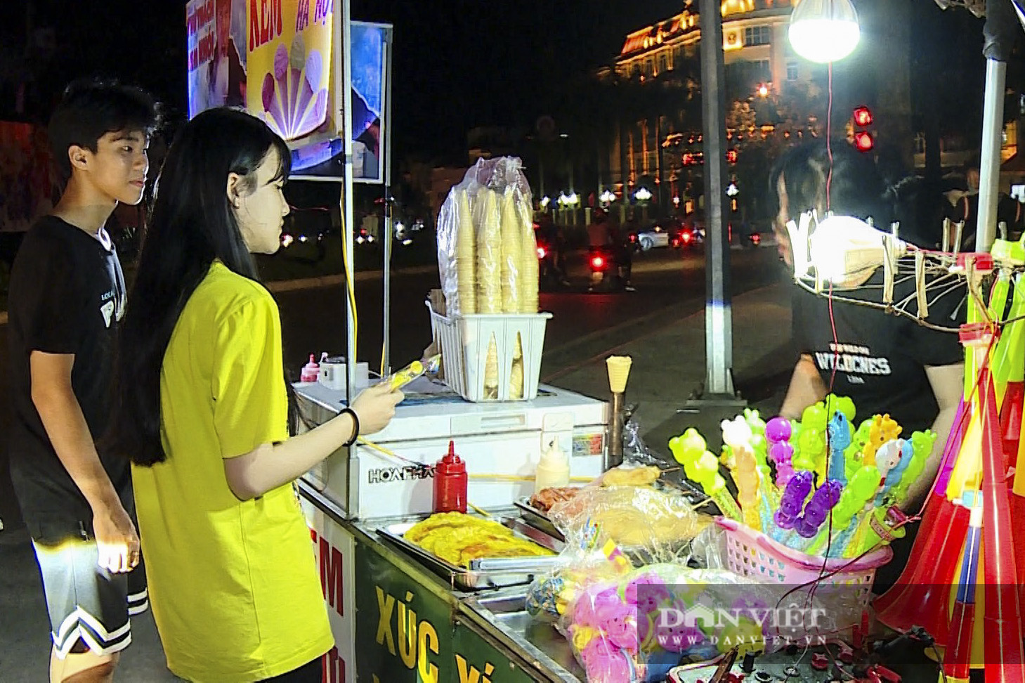 Tuyên Quang: Nhà hàng, quán cà phê vẫn đông nghịt người dù mới phát hiện 4 F1 - Ảnh 6.