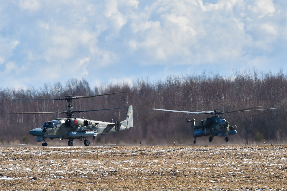 Dàn trực thăng tối tân của Nga chuẩn bị cho duyệt binh 9/5 - Ảnh 3.