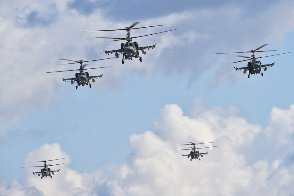 Dàn trực thăng tối tân của Nga chuẩn bị cho duyệt binh 9/5 - Ảnh 5.