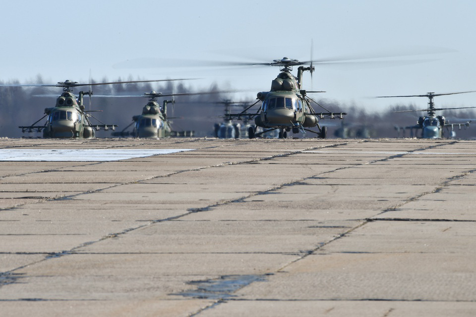 Dàn trực thăng tối tân của Nga chuẩn bị cho duyệt binh 9/5 - Ảnh 9.