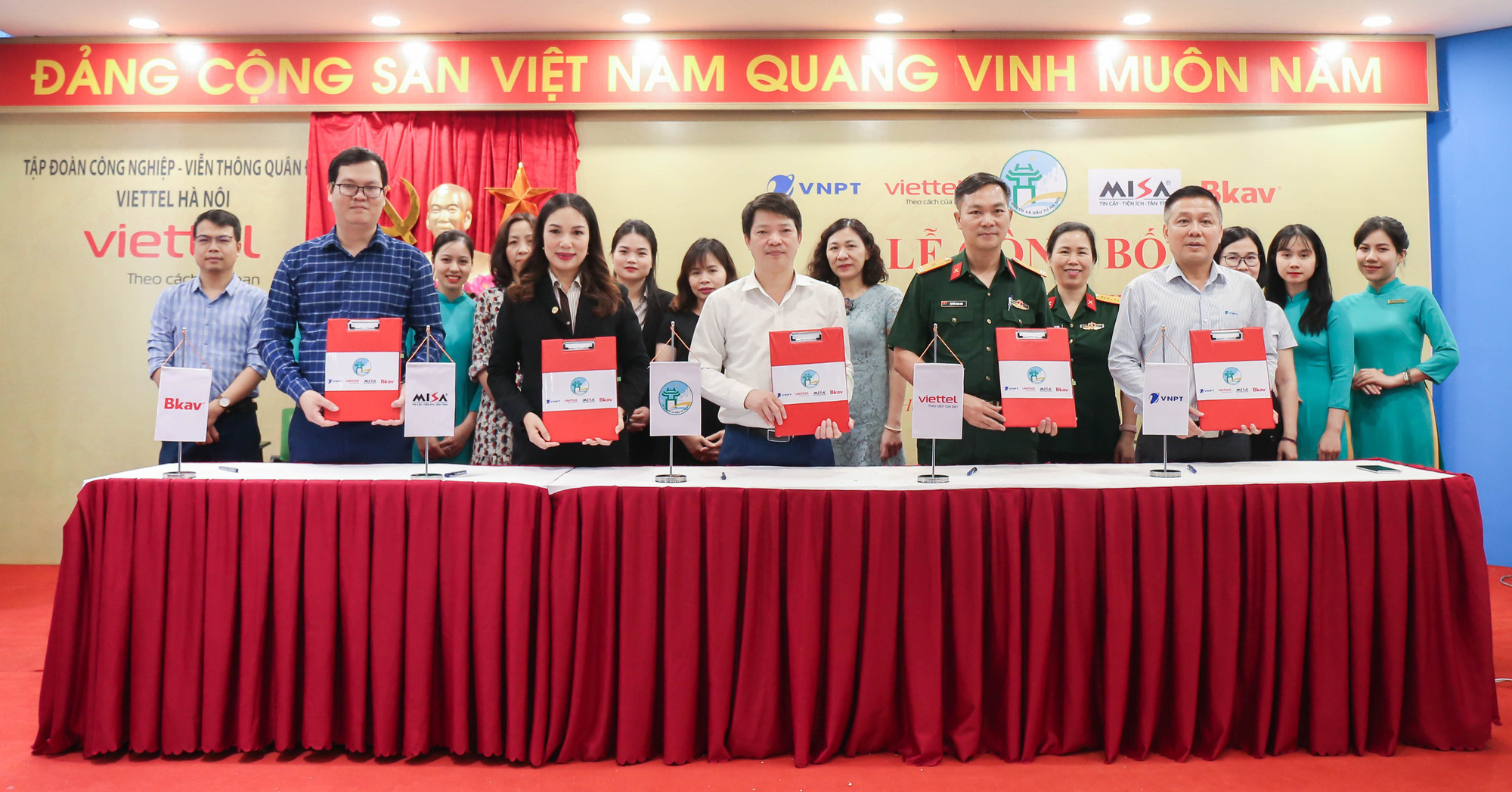 Hanoi implements a program to support digital signatures and e-invoices for newly established businesses