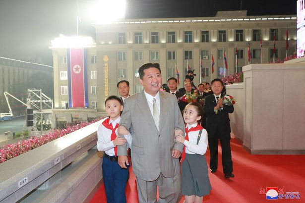 Hình ảnh điển trai của nhà lãnh đạo Kim Jong Un sau hành trình giảm cân đáng kinh ngạc - Ảnh 2.