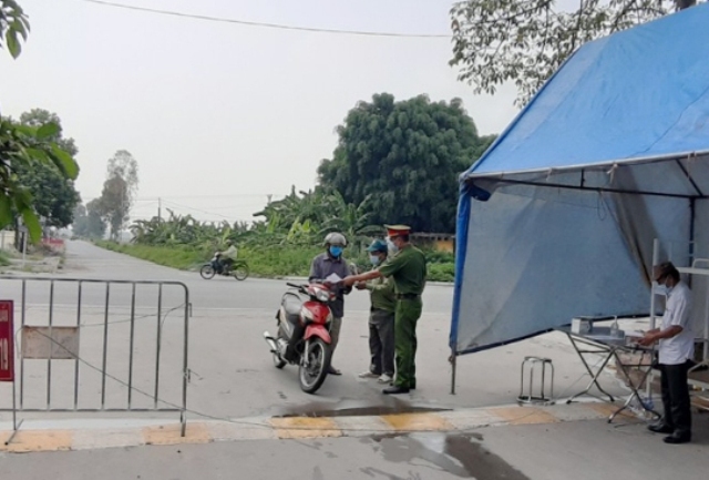 Hải Dương: Một các bộ xã bị đình chỉ công tác do thu tiền sai quy định trong phòng chống dịch - Ảnh 1.