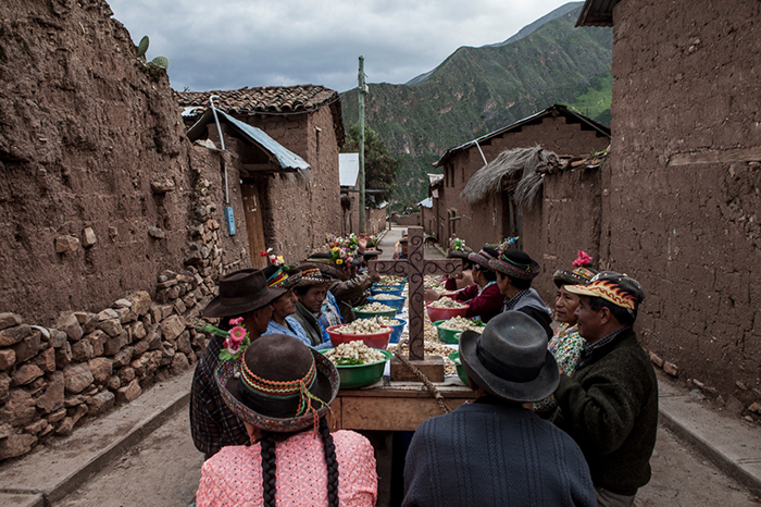 Peru: Hành trình leo núi Andes, trải nghiệm phong tục tâm linh “Tablas de Sarhua” - Ảnh 6.