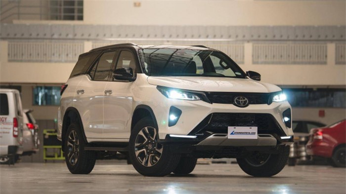 Toyota Fortuner LTD 2022 sở hữu trang bị mới, giá hơn 1 tỷ đồng - Ảnh 2.
