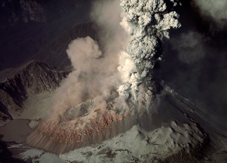 Một số núi lửa nguy hiểm hơn mức tính toán của con người - Ảnh 1.