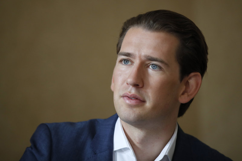 Thủ tướng trẻ nhất của Áo từ chức vì bị điều tra tham nhũng - Ảnh 1.