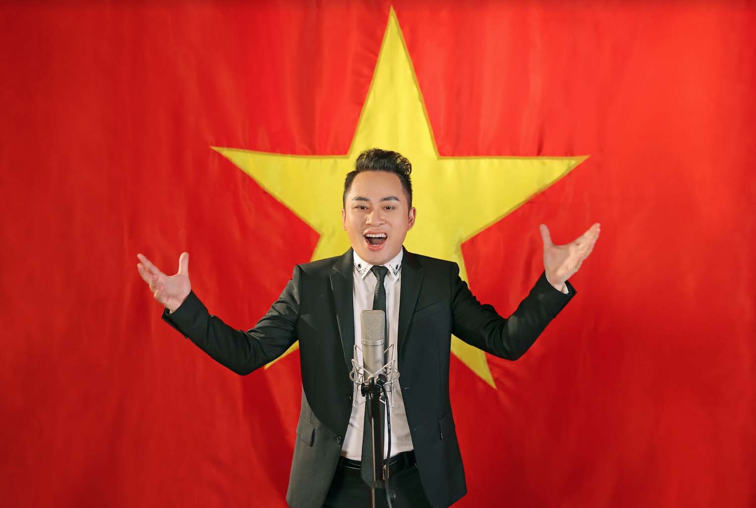 Tùng Dương ra mắt MV Quốc ca đúng ngày giải phóng Thủ đô - Ảnh 1.
