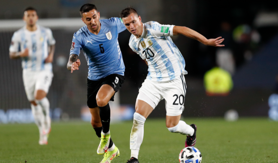Vòng loại World Cup 2022: Messi tỏa sáng, Argentina bứt phá mạnh mẽ - Ảnh 1.