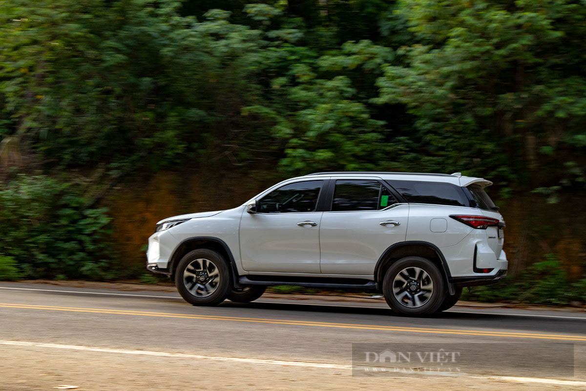 Toyota Fortuner Legender 2021: Đẹp thôi là chưa đủ - Ảnh 8.