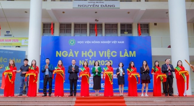 Nơi đào tạo cho ngành nông nghiệp 100.000 kỹ sư và cử nhân, giúp nông sản Việt vươn xa - Ảnh 3.