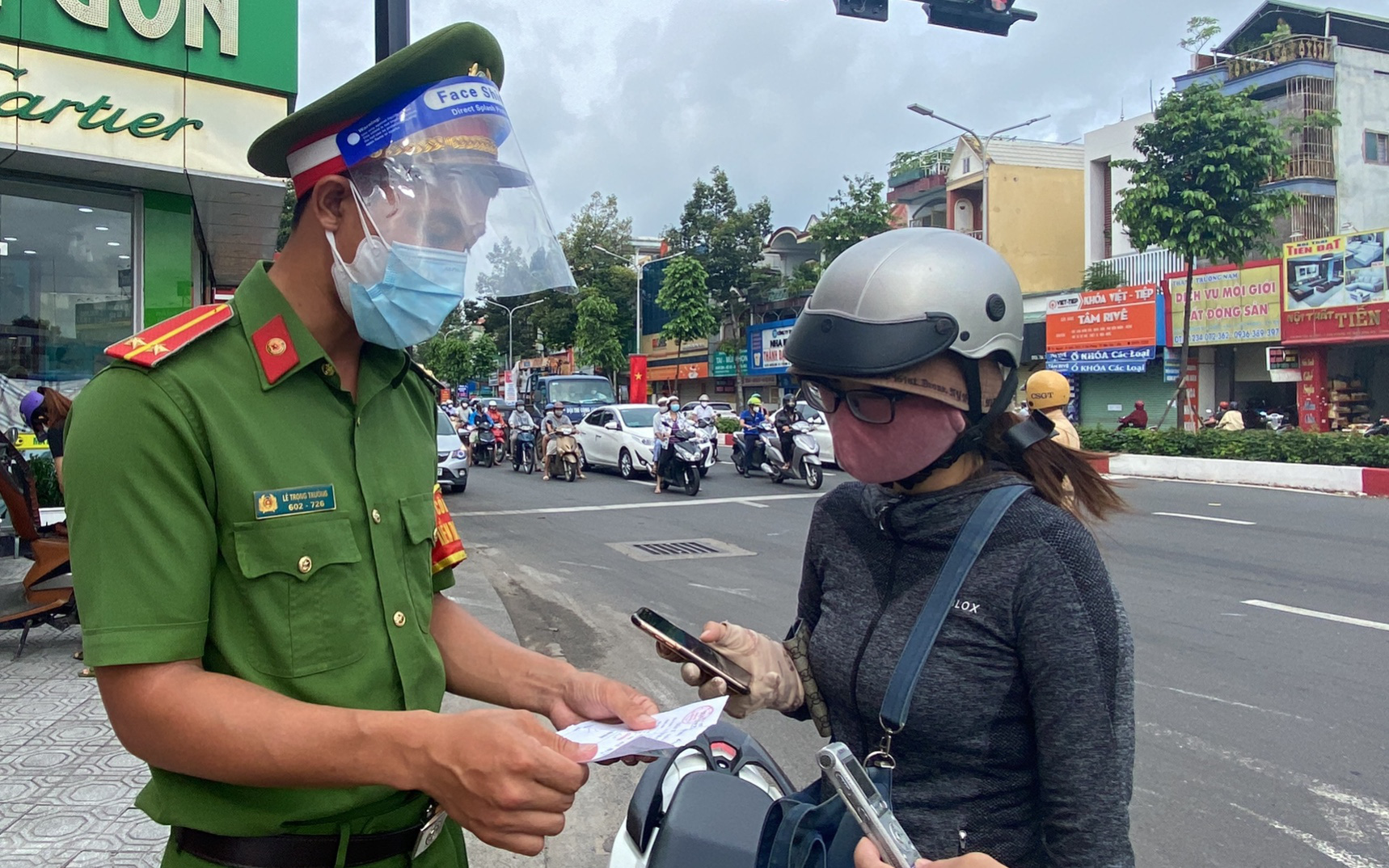 Bí thư Đồng Nai: Phải liên hệ chuyển khoản tận tay tiền hỗ trợ cho các lao động về quê không trở lại 