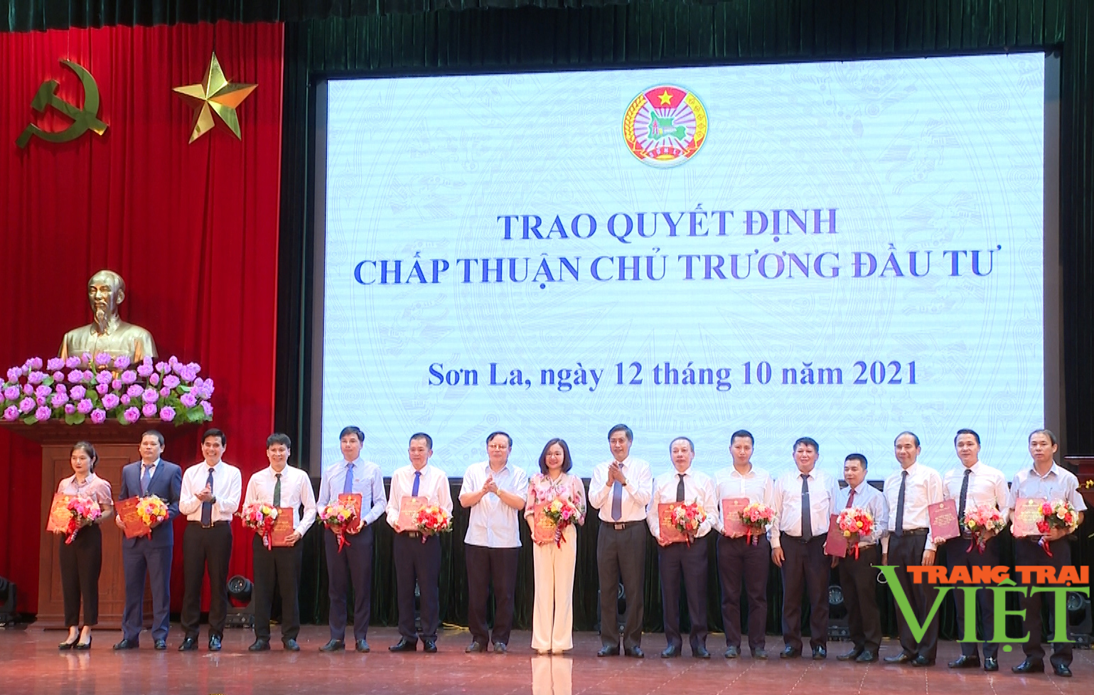 Sơn La: Trao Giấy chứng nhận đầu tư cho 11 dự án với tổng mức đầu tư trên 6.000 tỷ đồng - Ảnh 1.