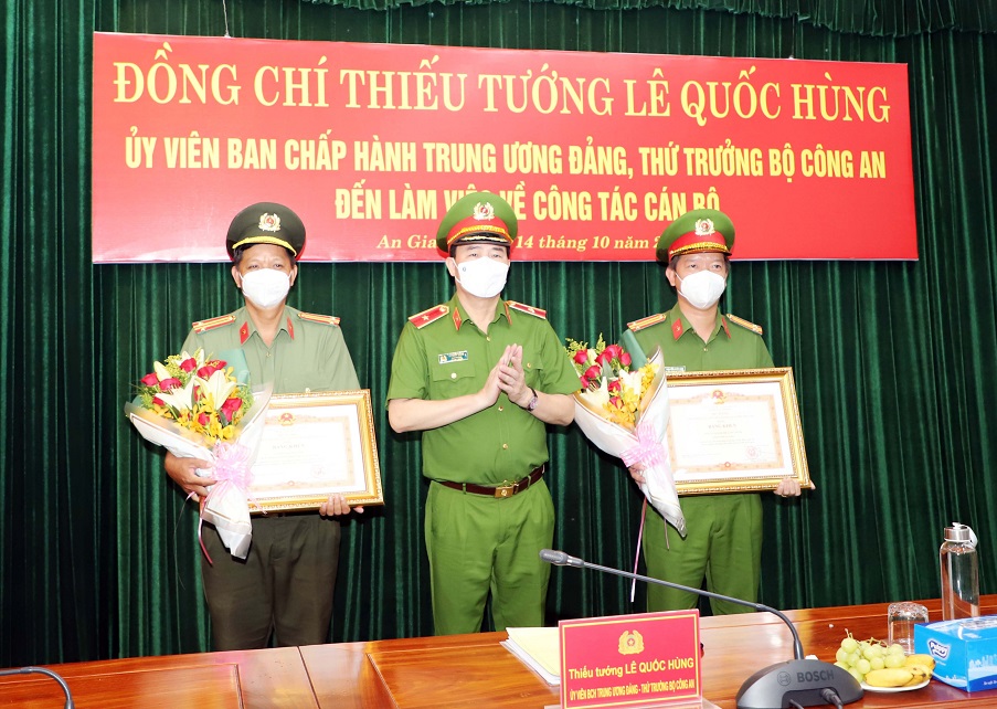 Công an tỉnh An Giang nhận 2 Bằng khen của Thủ tướng Chính phủ - Ảnh 2.