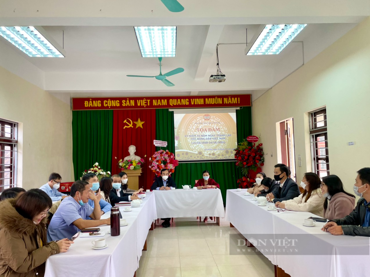 Hội Nông dân tỉnh Lâm Đồng: Tọa đàm kỷ niệm 91 năm thành lập Hội Nông dân Việt Nam - Ảnh 1.