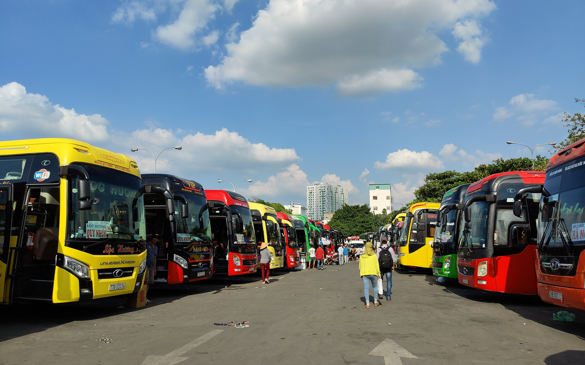 Bình Dương cho phép xe khách, xe buýt và taxi hoạt động trở lại