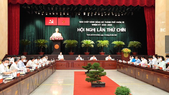 Bí thư Nguyễn Văn Nên: TP.HCM quyết tâm phục hồi mạnh mẽ sau khó khăn - Ảnh 1.
