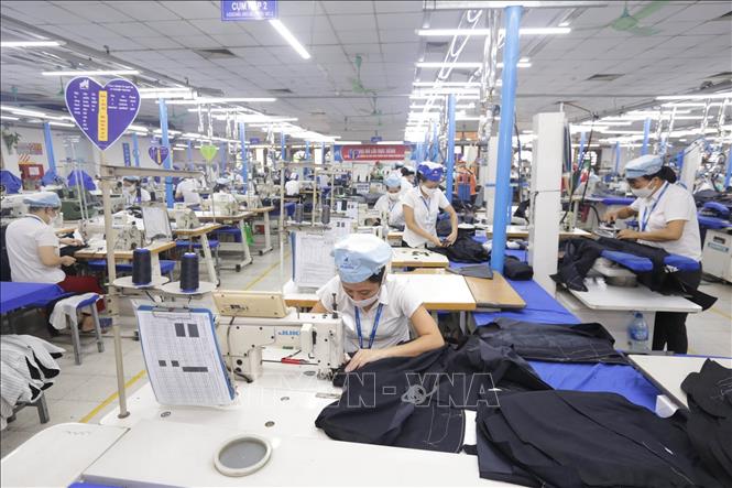 WB giảm dự báo tăng trưởng GDP năm 2021 của Việt Nam xuống còn từ 2 - 2,5% - Ảnh 1.