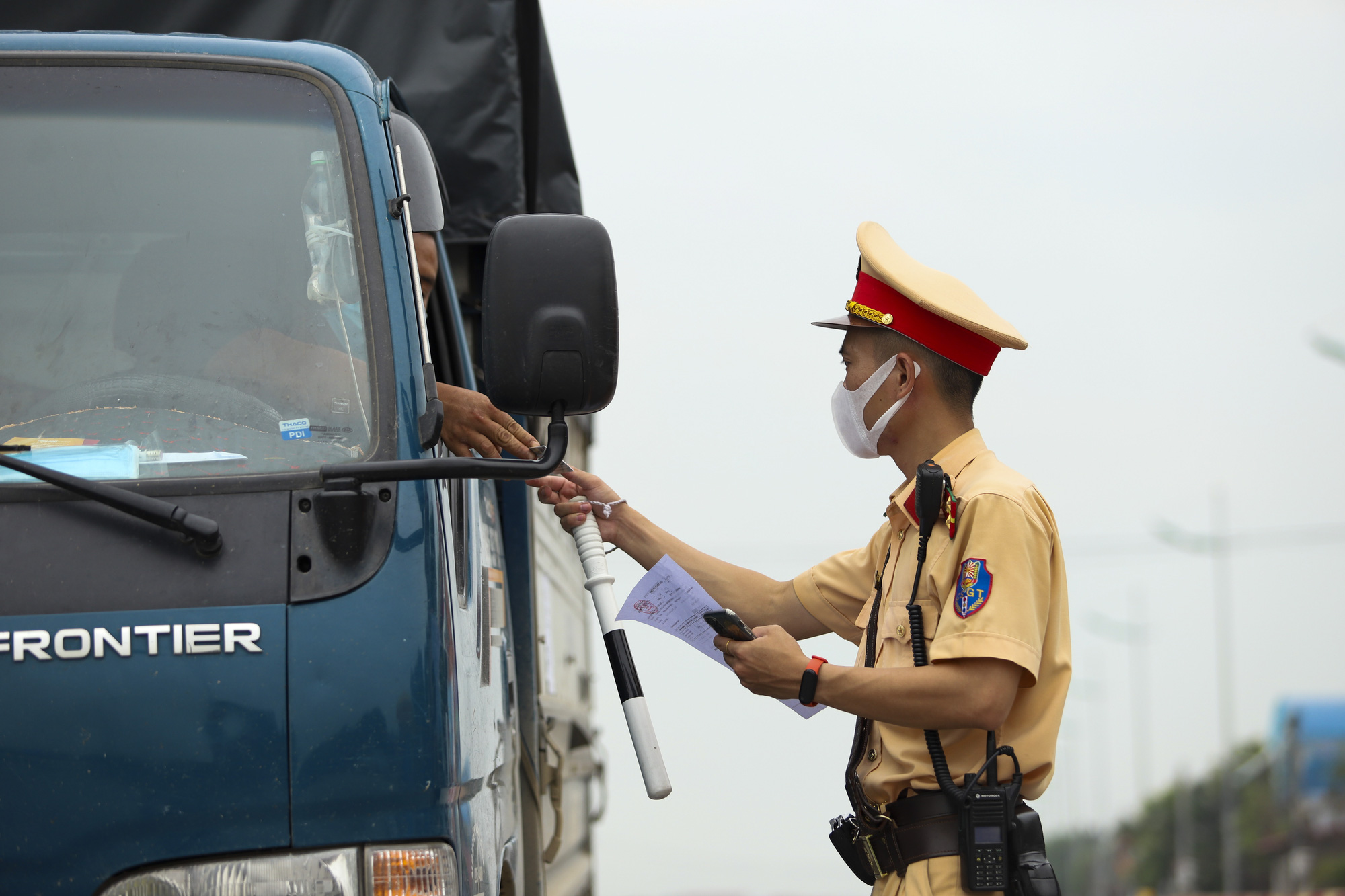 Hà Nội: Gỡ chốt kiểm soát trên cao tốc Hà Nội - Hải Phòng, nhiều chốt vừa hoạt động vừa &quot;nghe ngóng&quot; - Ảnh 2.