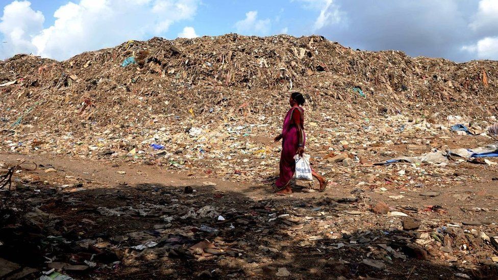 Cơn ác mộng về ngọn núi rác cao nhất Ấn Độ - Ảnh 1.