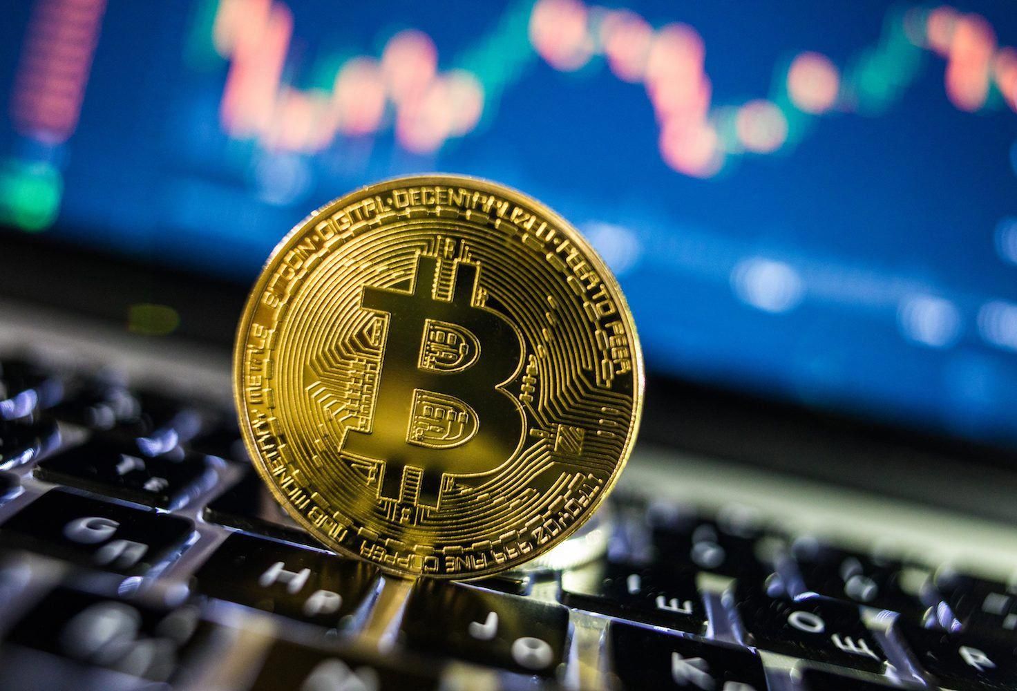 Thị trường tiền điện tử và bitcoin phát triển nhanh có thể đe dọa hệ thống tài chính nếu không được điều tiết khẩn cấp. Ảnh: @AFP.
