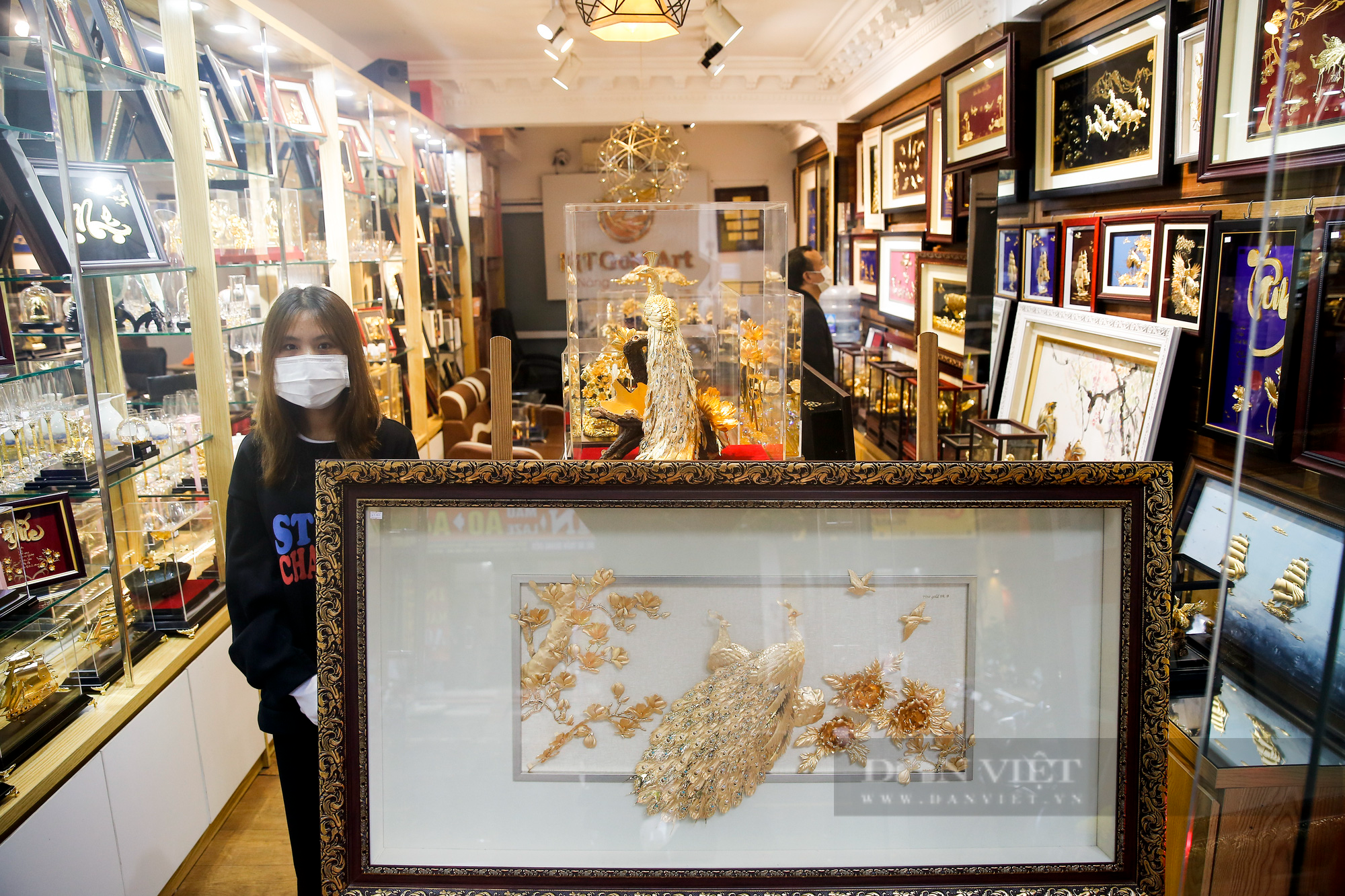 Sản phẩm dát vàng cực độc, cực đắt hút khách trước ngày Phụ nữ Việt Nam 20/10 - Ảnh 12.