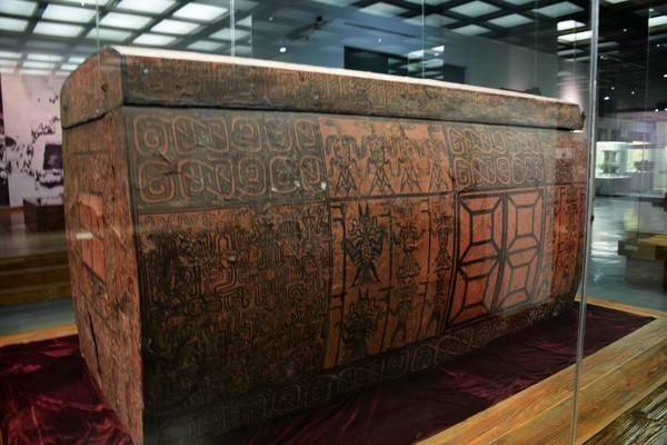 21 xác nữ nhi và 1 con chó bên cạnh chiếc quan tài cổ 2400 năm tuổi nặng nhất thế giới - Ảnh 4.