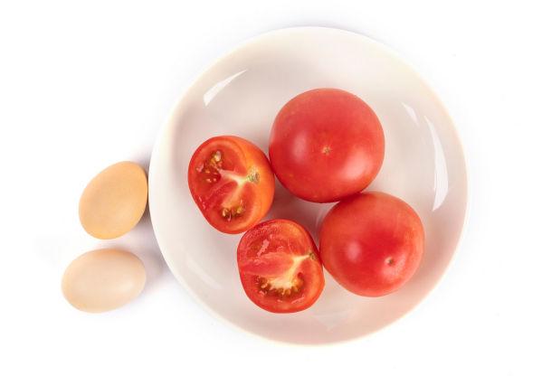 Làm trứng bác cà chua, nhớ 5 mẹo này mới ngon, trứng mềm không khô hay nhiều nước - Ảnh 1.