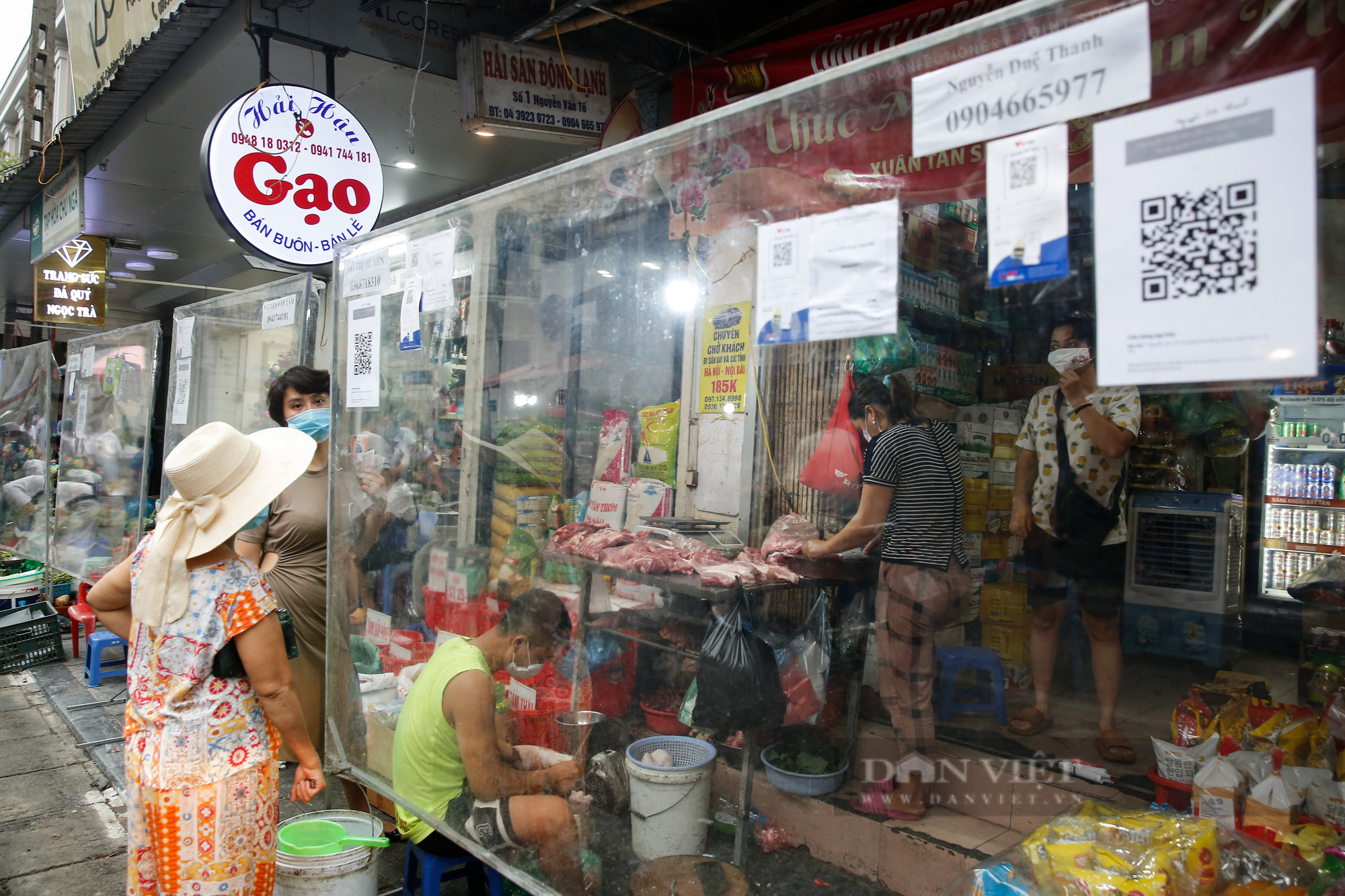 Hà Nội: Chợ dân sinh phố cổ siết chặt các biện pháp phòng, chống dịch Covid-19 - Ảnh 2.