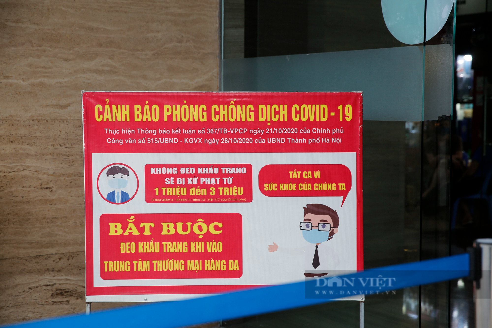 Hà Nội: Chợ dân sinh phố cổ siết chặt các biện pháp phòng, chống dịch Covid-19 - Ảnh 10.