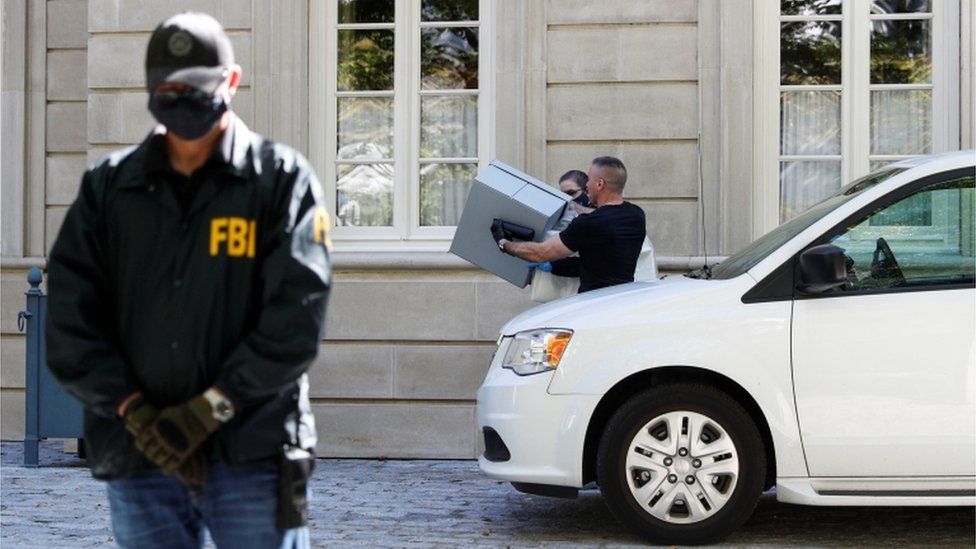 FBI khám xét rất nhiều tài sản ở Mỹ có liên quan đến nhà tài phiệt Nga - Ảnh 1.