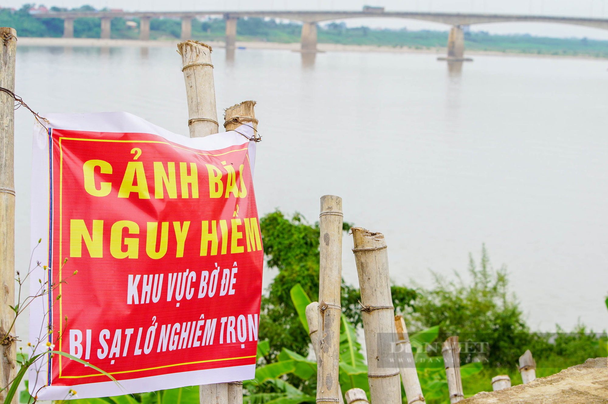 Toàn cảnh các hố &quot;tử thần&quot; ven sông Hồng đe doạ cuộc sống người dân - Ảnh 9.