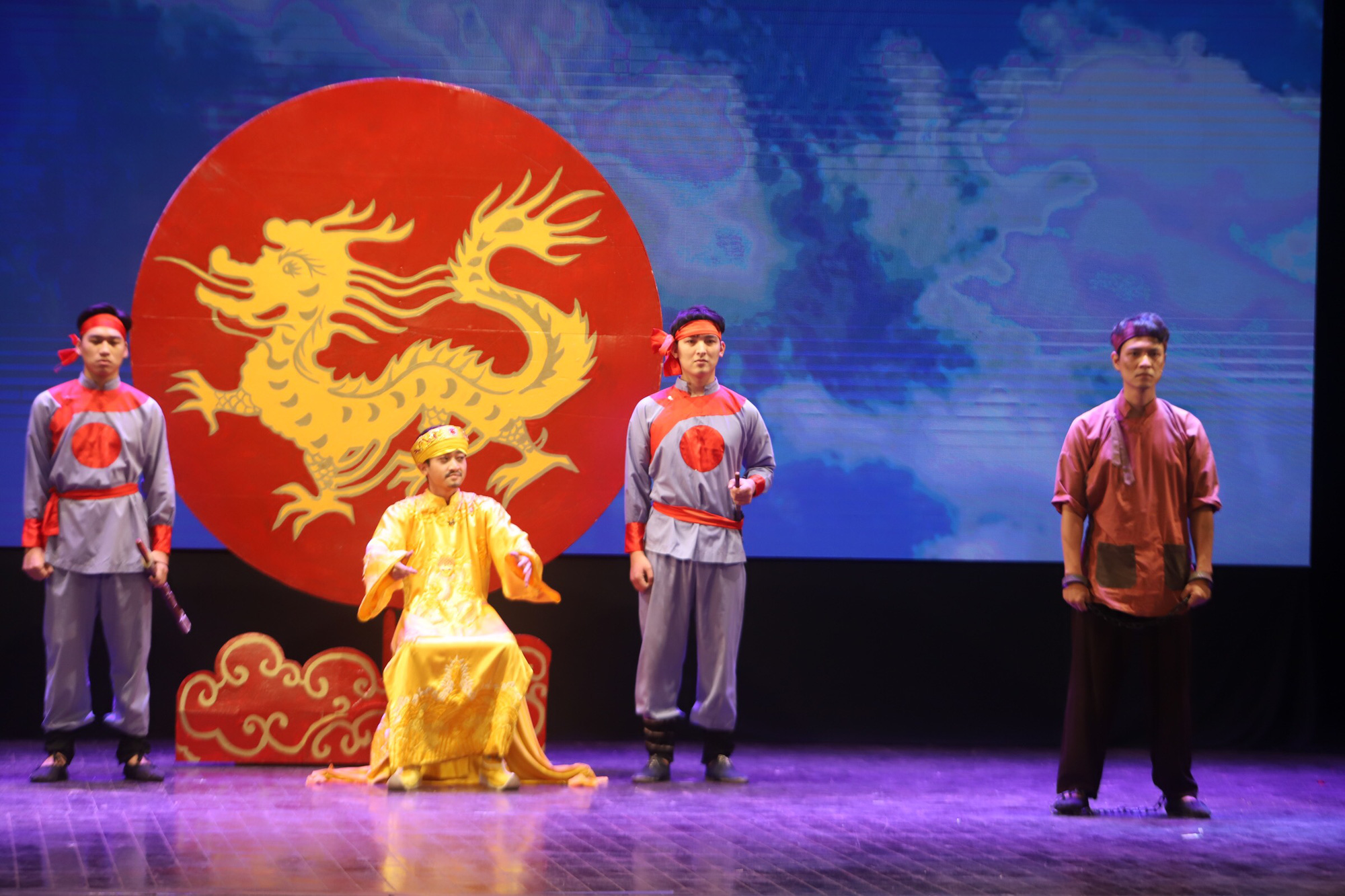 100 năm sân khấu kịch nói Việt Nam (kỳ 2): Xót xa nhìn kịch nói phủ một màu buồn - Ảnh 2.