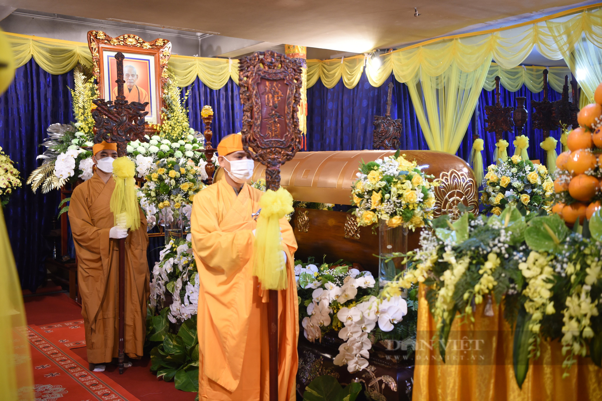 Phật tử thập phương xúc động, tôn kính vái vọng trong Lễ tang Đại lão Hòa thượng Thích Phổ Tuệ - Ảnh 5.