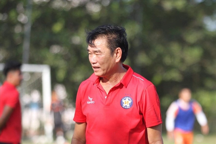 Top 5 HLV được kỳ vọng nhất V.League 2022: Kiatisak đấu Park Choong-kyun - Ảnh 4.