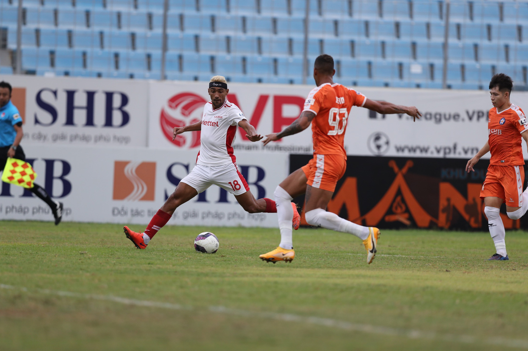 Viettel FC thanh lý hợp đồng với ngoại binh Brazil Bruno Matos - Ảnh 1.