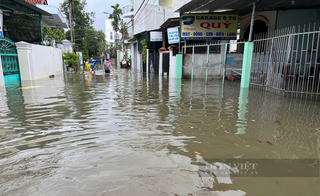 Quảng Ngãi: Kinh hoàng mưa ngập, 3 người dân đã bị nước cuốn mất tích  - Ảnh 6.