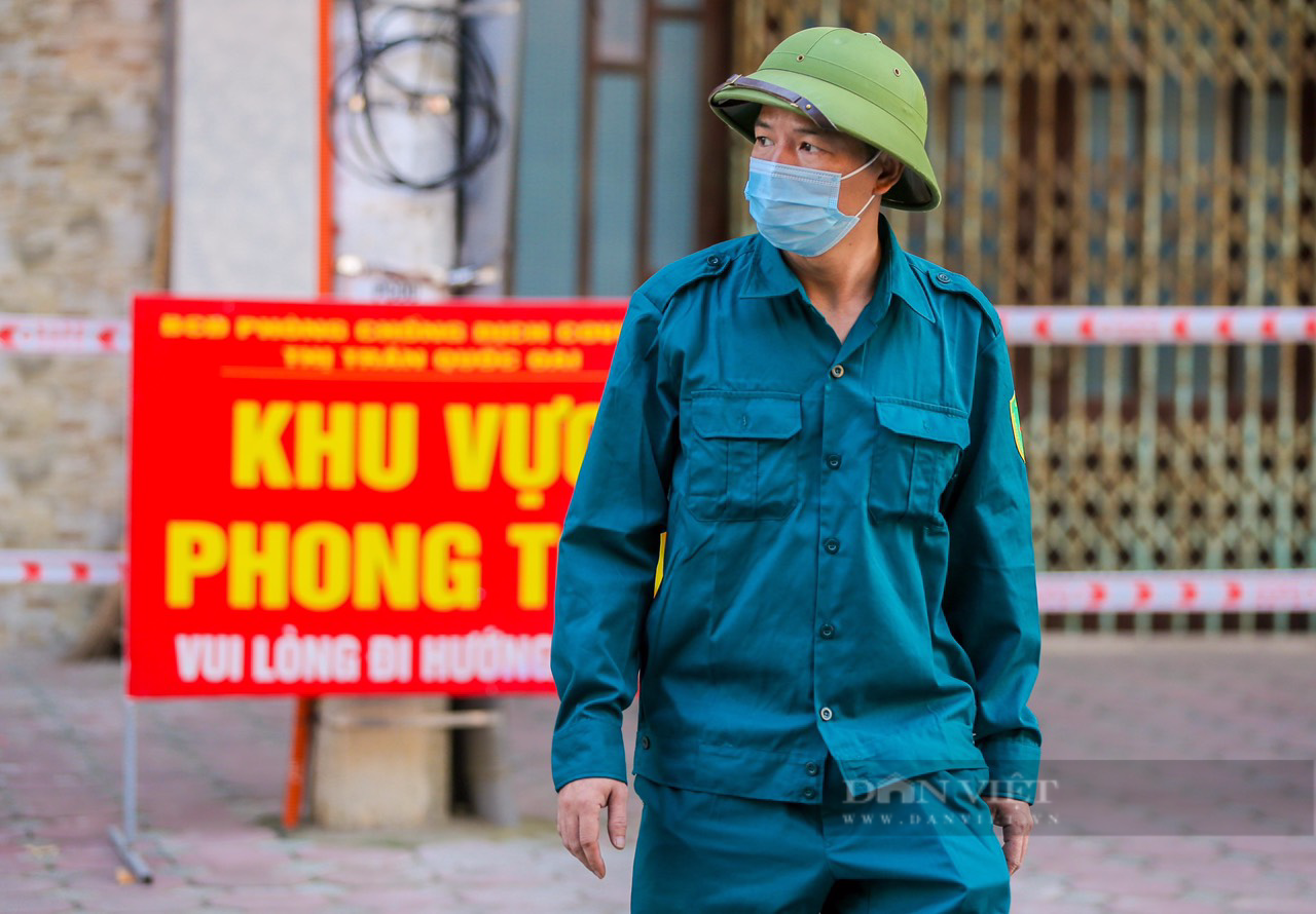 Hà Nội: Phong toả nhiều hộ dân, phòng làm việc có Thẩm phán, Trưởng Công an huyện Quốc Oai dương tính  - Ảnh 3.