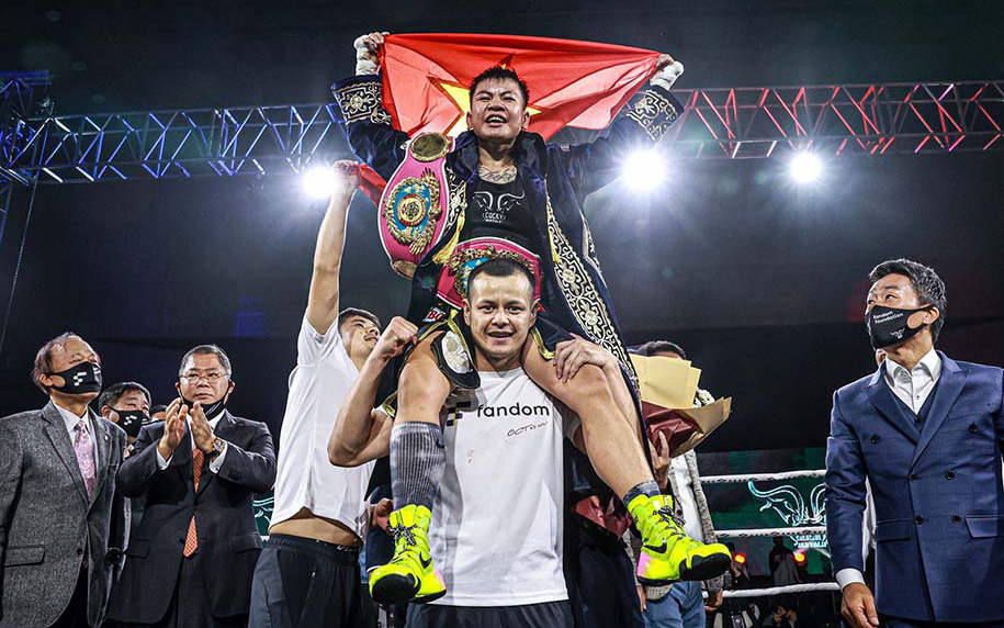 Nguyễn Thị Thu Nhi đánh bại võ sĩ Nhật Bản, giành đai vô địch Boxing lịch sử