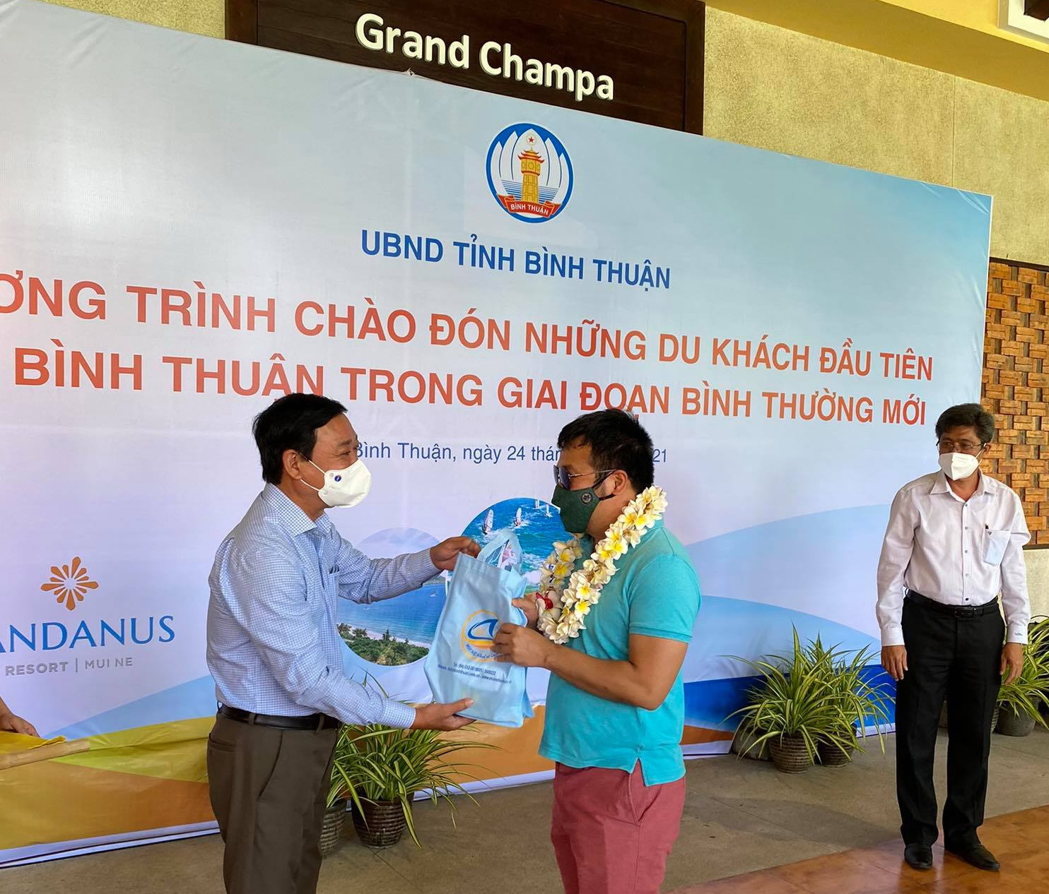 Ngày đầu Bình Thuận đón hơn 120 khách du lịch đến nghỉ dưỡng - Ảnh 2.