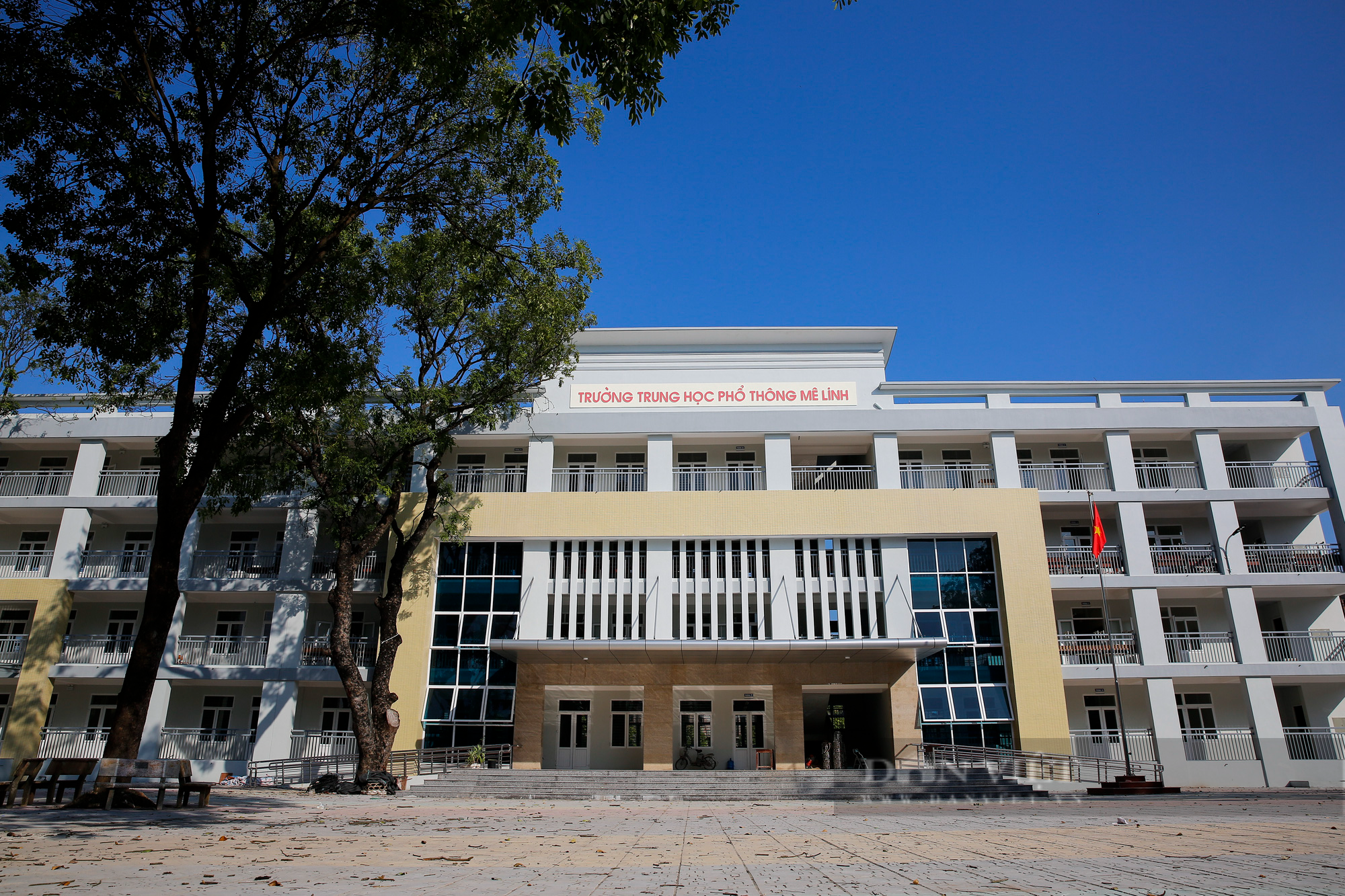 Hà Nội: Ngôi trường &quot;trong mơ&quot; được đầu tư 90 tỷ đồng đưa huyện Mê Linh về đích nông thôn mới - Ảnh 1.