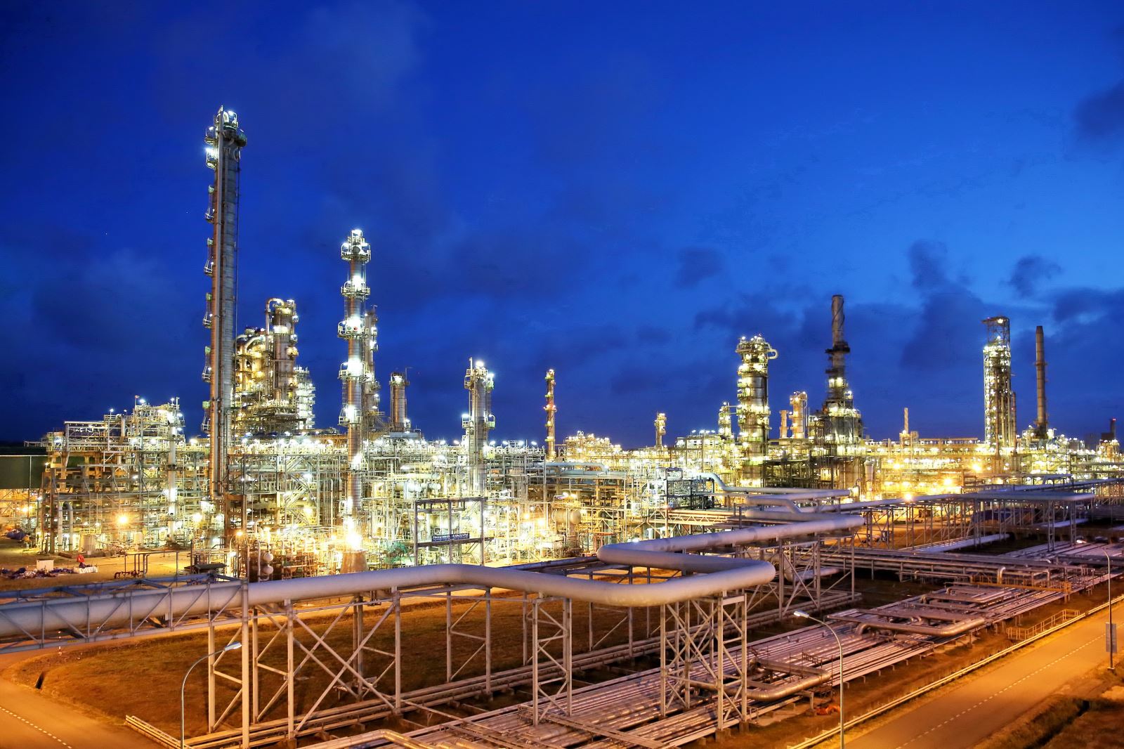 Giá dầu thô liên tục tăng mạnh, Lọc hóa Dầu Bình Sơn thu lãi gần 15 tỷ đồng/ngày  - Ảnh 1.
