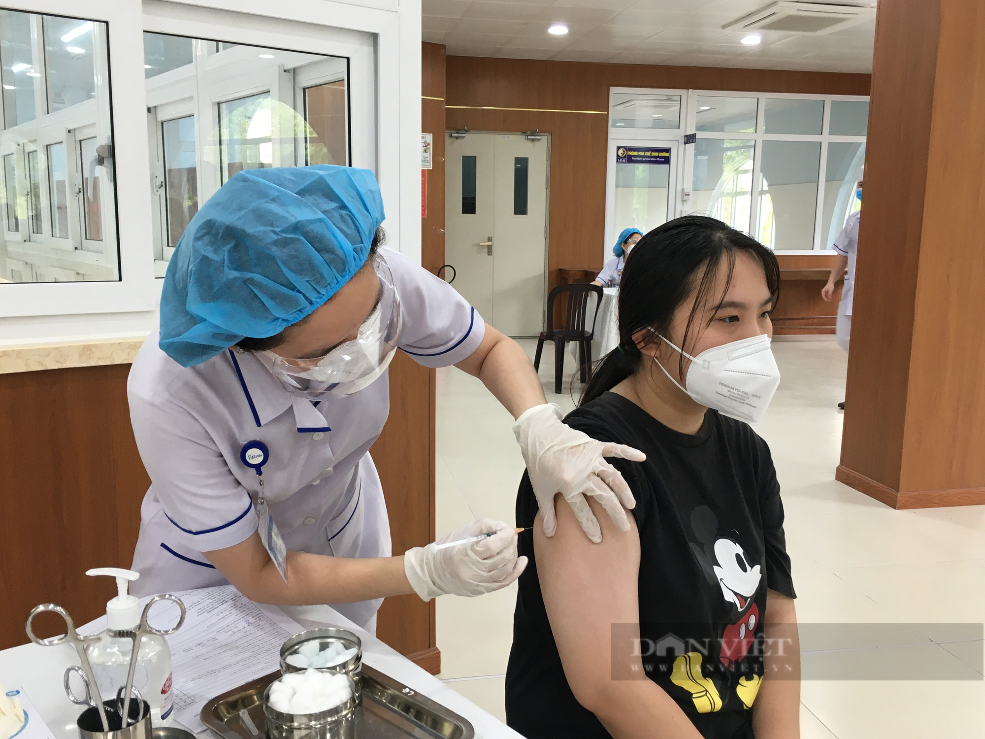Ngày mai, hơn 4.000 trẻ đầu tiên tại TP.HCM sẽ được tiêm thí điểm vaccine Covid-19 - Ảnh 1.