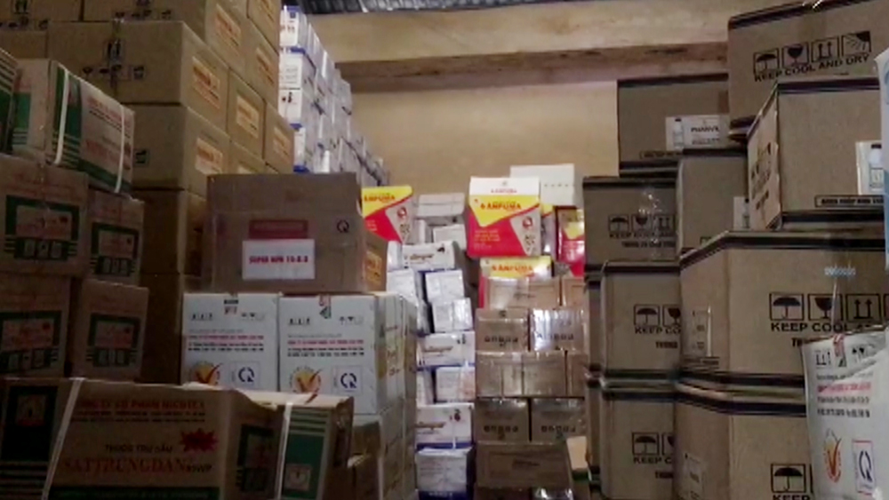 An Giang: Tạm giữ trên 11.500 chai, gói thuốc BVTV, phân bón không rõ nguồn gốc - Ảnh 4.