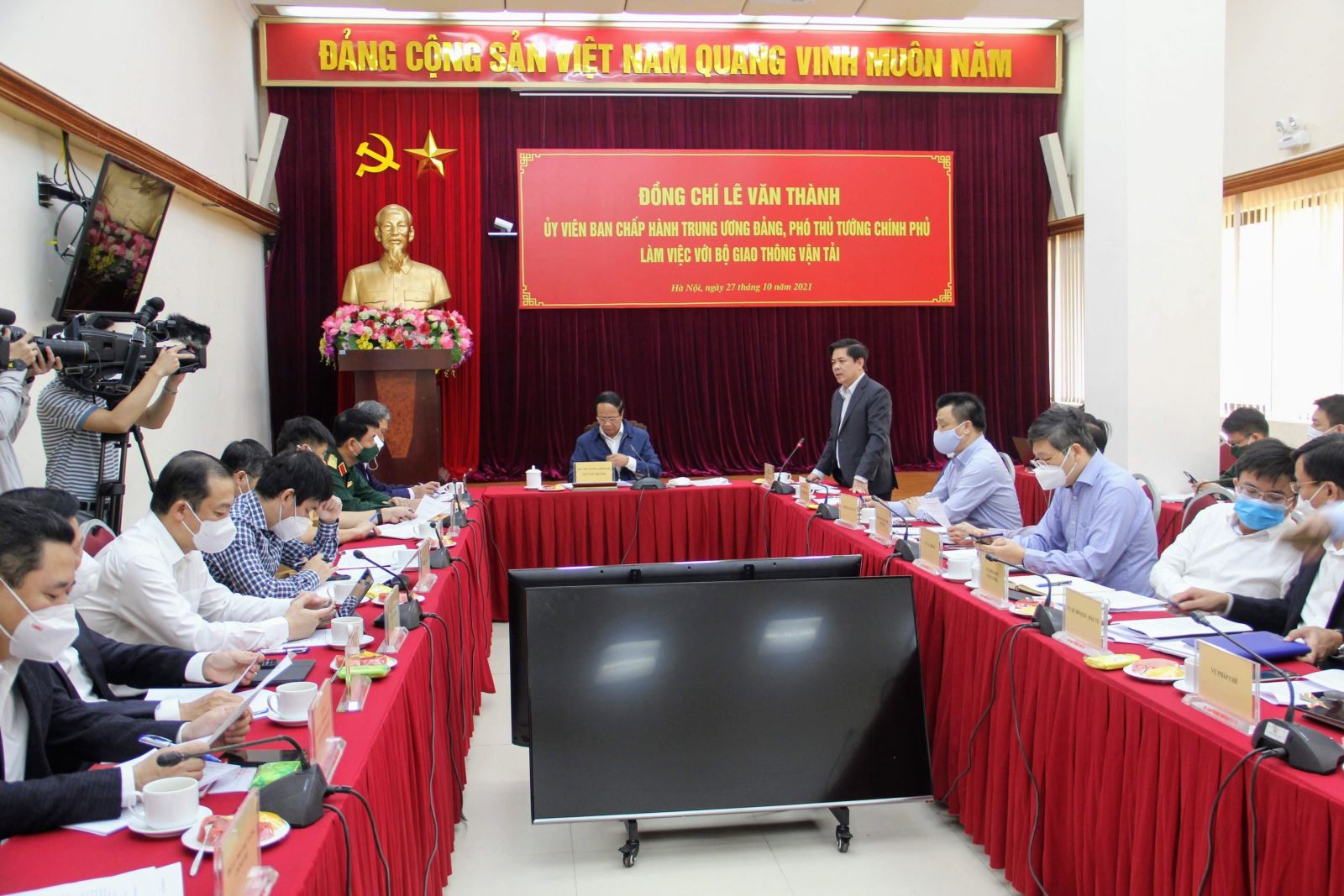 Sớm bàn giao đường sắt Cát Linh - Hà Đông đưa vào khai thác trong tháng 11/2021 - Ảnh 1.