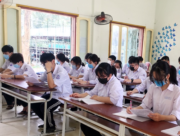 Thêm nhiều địa phương cho học sinh dừng đến trường khẩn cấp vì ca F0  - Ảnh 1.