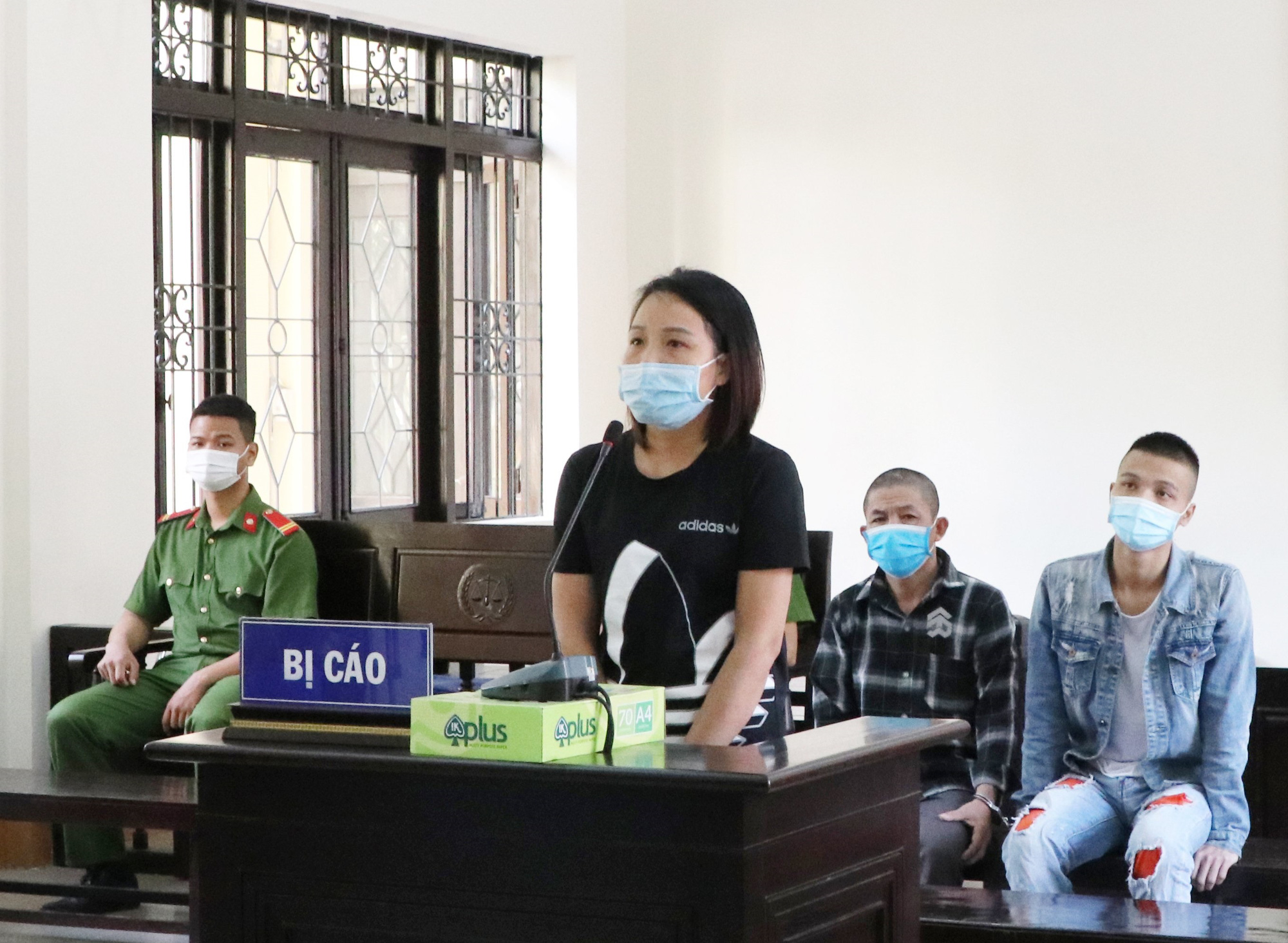 Bắc Ninh: Đi thăm người yêu giữa giãn cách, làm lây lan dịch Covid-19, cô gái trẻ bị phạt 20 tháng tù giam - Ảnh 1.